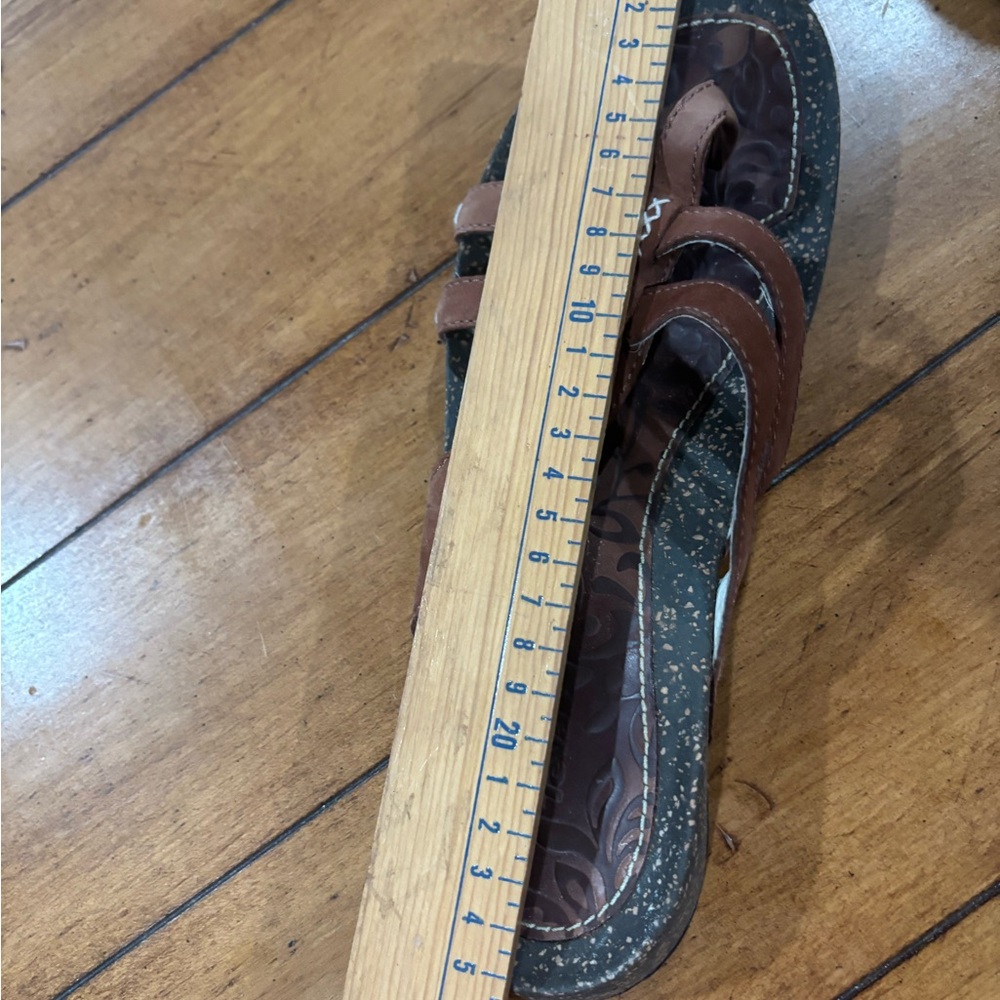 Teva Women's Brown Sandals NWT - Picture 7 of 8